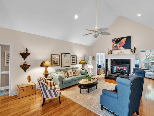 Photo of 123 N Woodfin Ridge Drive