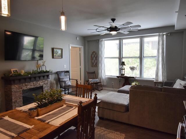 Photo of 100 E Washington Street