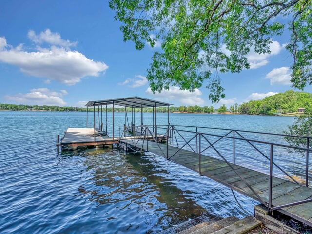Photo of 132 Lake Bowen Drive
