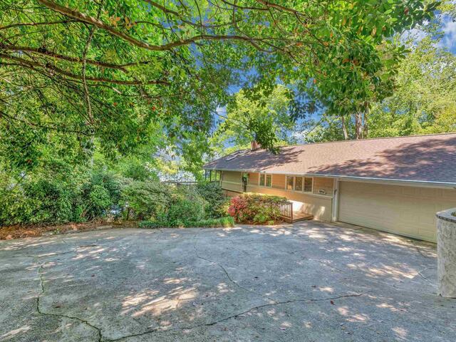 Photo of 132 Lake Bowen Drive