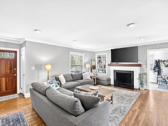 Photo of 453 Longview Terrace