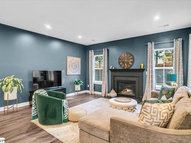 Photo of 8 Mohegan Way