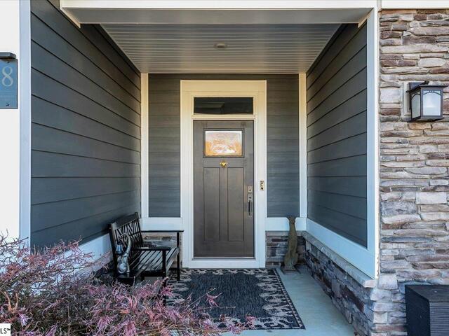 Photo of 8 Mohegan Way