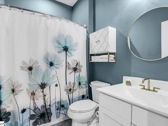 Photo of 8 Mohegan Way