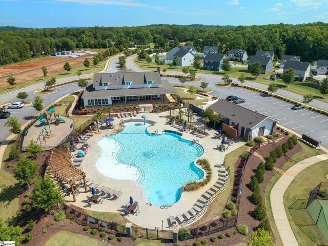 Photo of 8 Mohegan Way