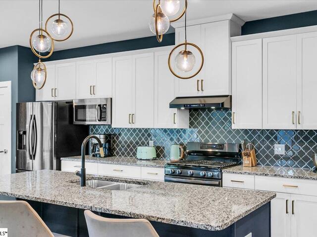 Photo of 8 Mohegan Way