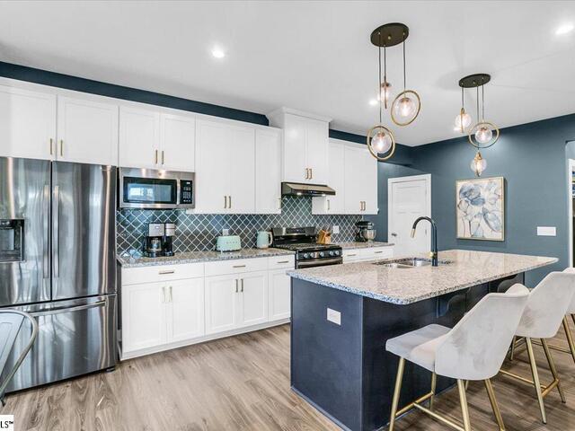 Photo of 8 Mohegan Way