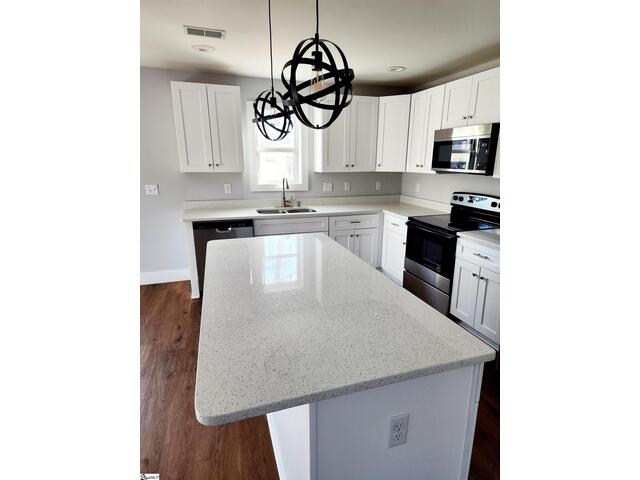 Photo of 200 Broadus Street