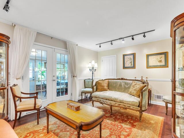 Photo of 1009 Edwards Road